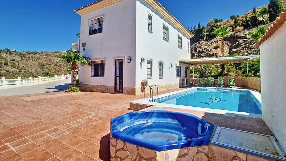 Vrijstaande Villa te koop in Arenas | 4 slaapkamers H5419402