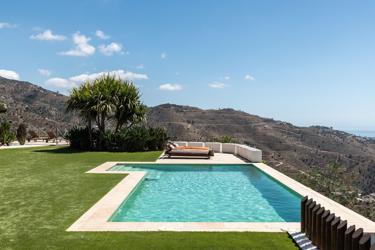 Property main view 48