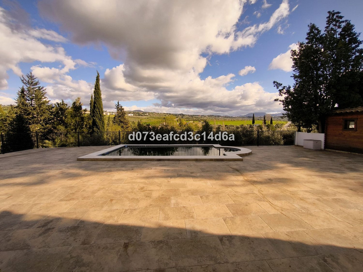 Finca - Cortijo te koop in Arriate | 2 slaapkamers H5417686