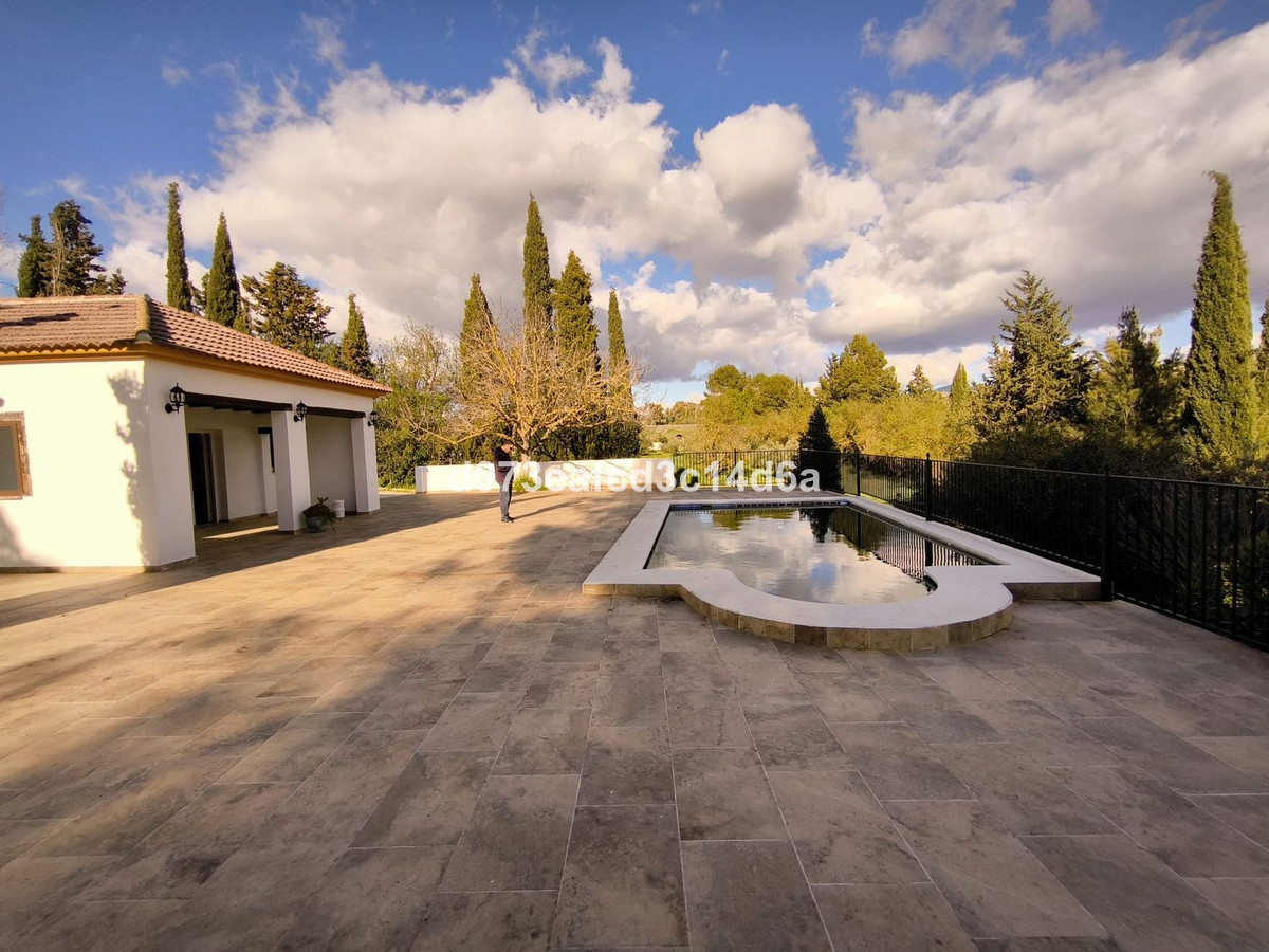Finca - Cortijo te koop in Arriate | 2 slaapkamers H5417686