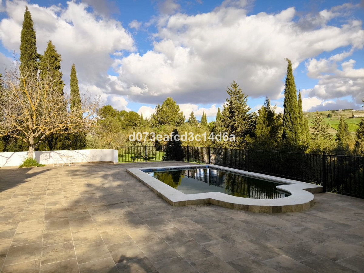 Finca - Cortijo te koop in Arriate | 2 slaapkamers H5417686