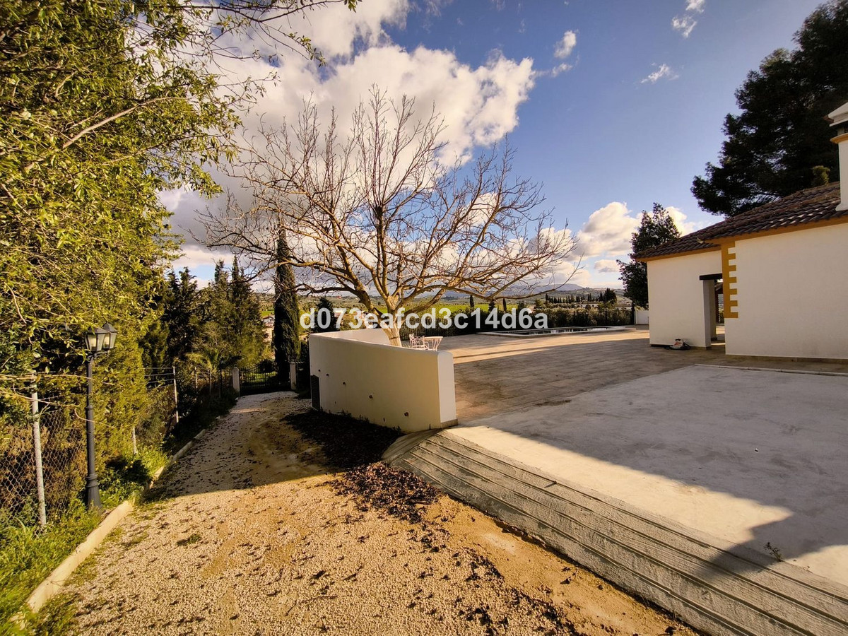 Finca - Cortijo te koop in Arriate | 2 slaapkamers H5417686