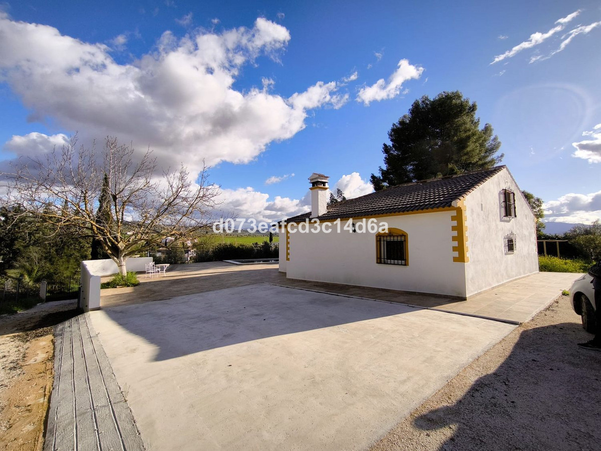 Finca - Cortijo te koop in Arriate | 2 slaapkamers H5417686