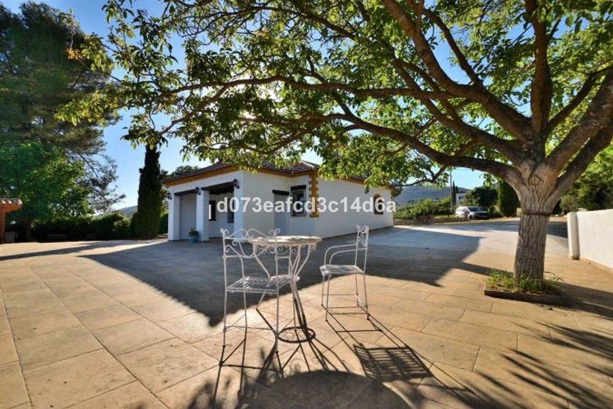 Finca - Cortijo te koop in Arriate | 2 slaapkamers H5417686