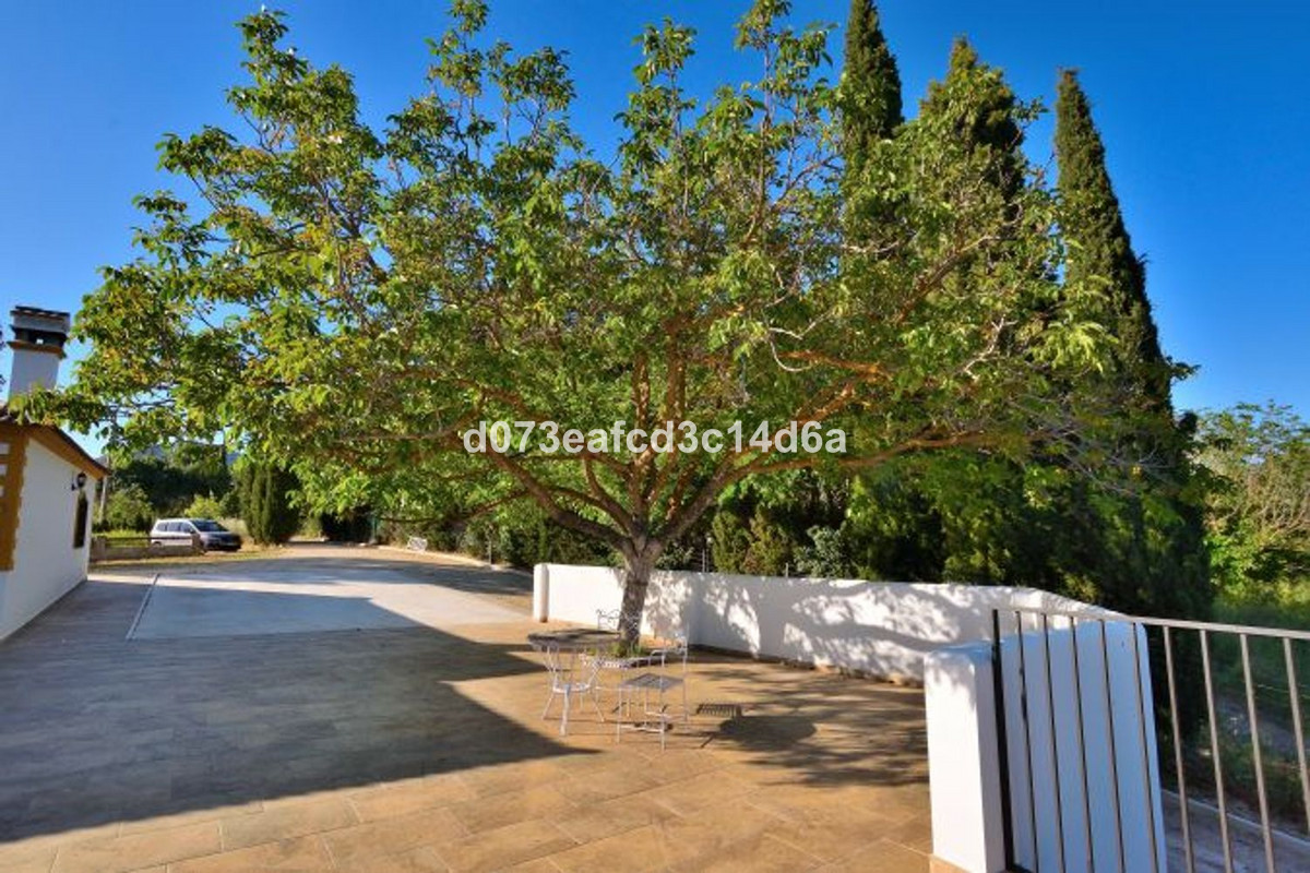 Finca - Cortijo te koop in Arriate | 2 slaapkamers H5417686