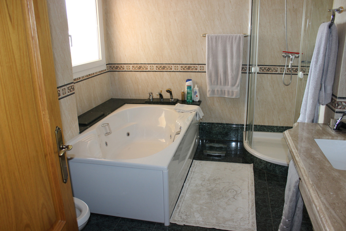 Vrijstaande Villa te koop in Artola | 7 slaapkamers H3989923