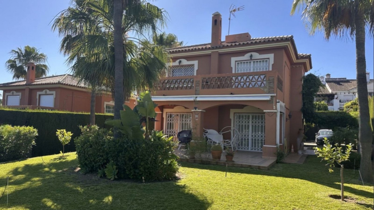 Huis te koop in Atalaya | 3 slaapkamers H4966093