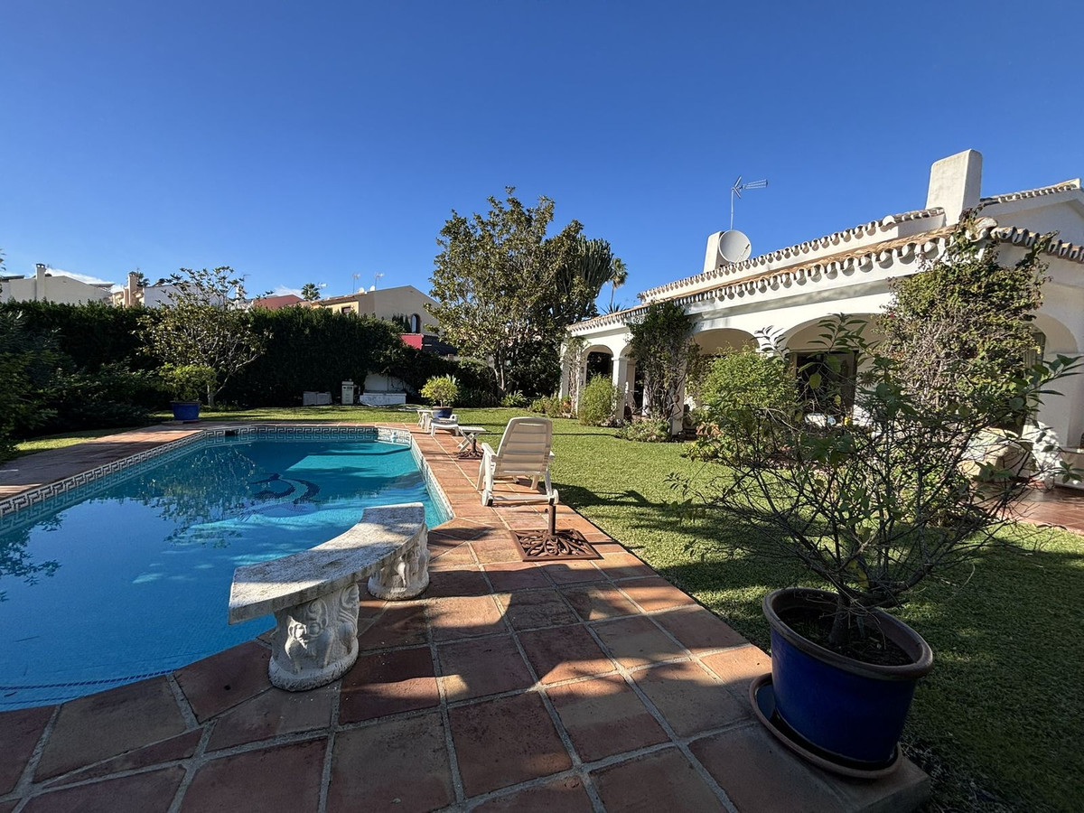 Vrijstaande Villa in Atalaya-3