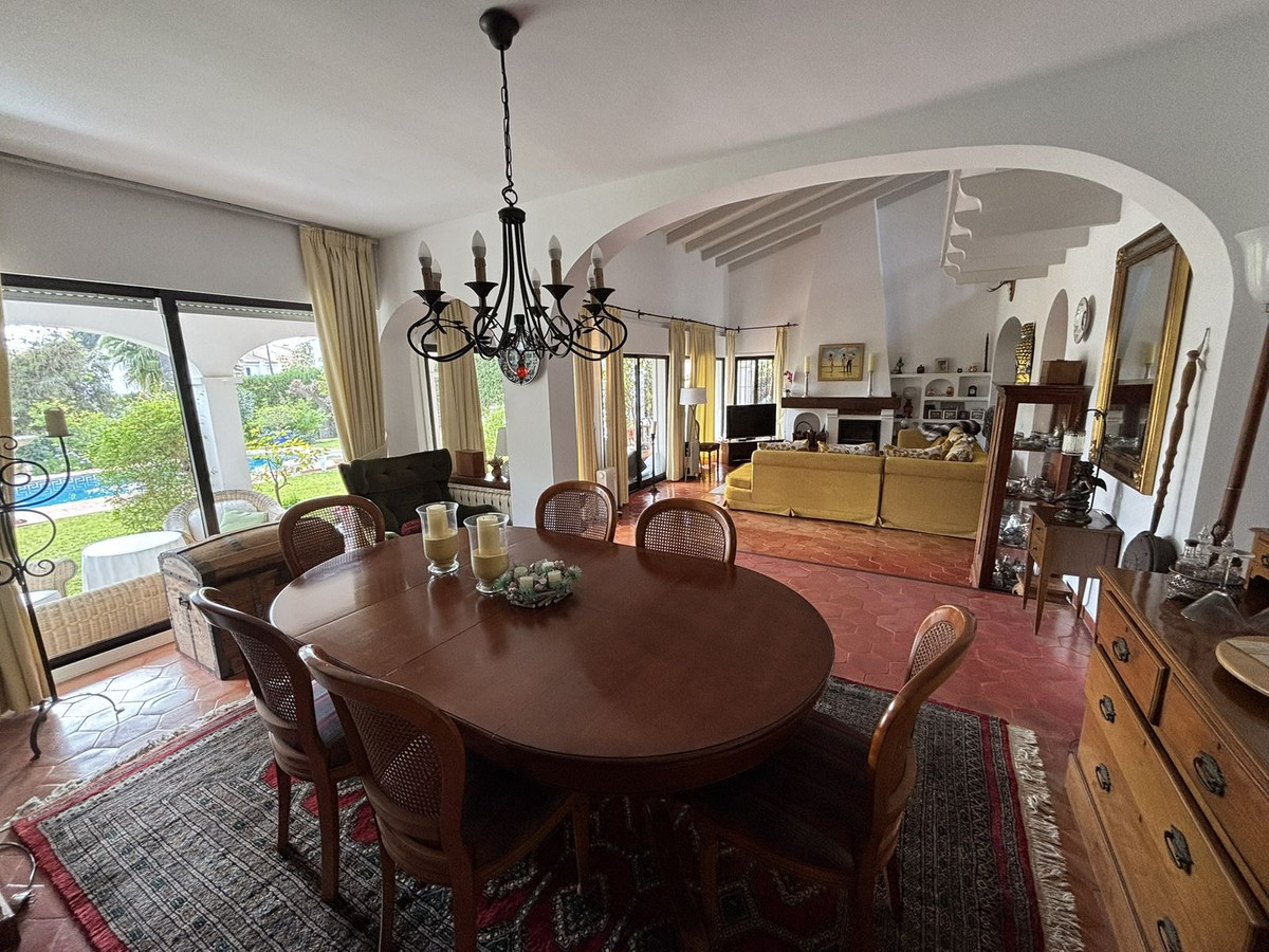 Vrijstaande Villa in Atalaya-32