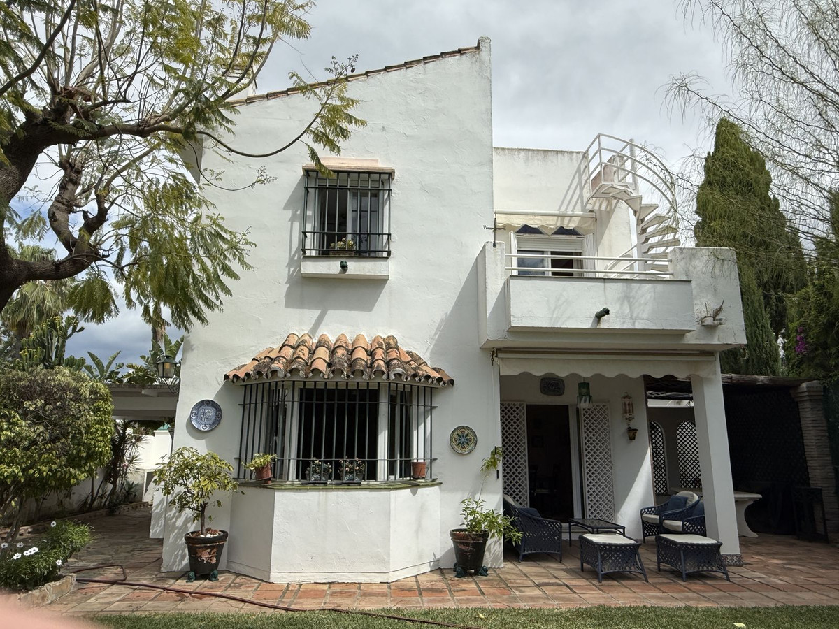 Vrijstaande Villa in Atalaya-1
