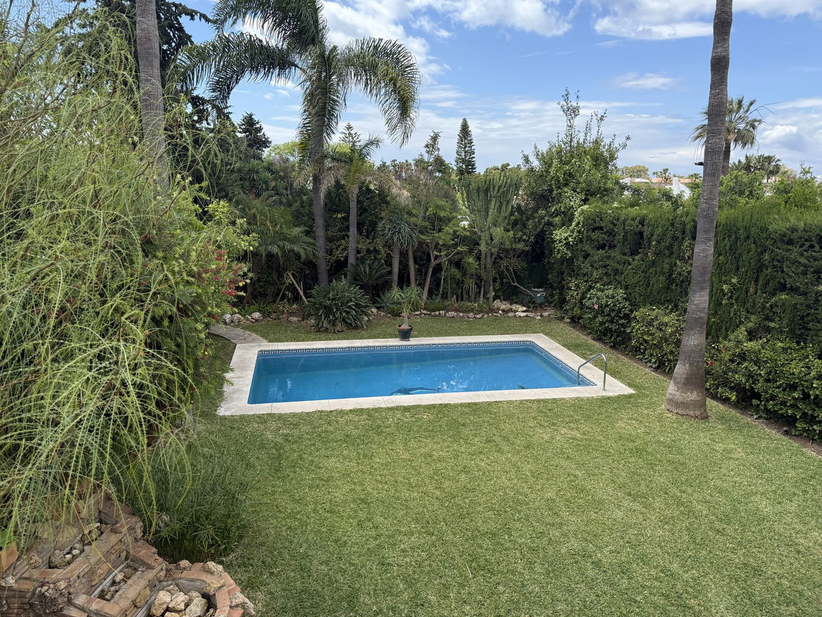 Vrijstaande Villa in Atalaya-3