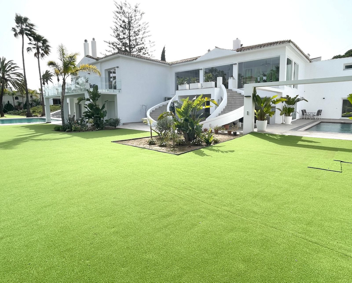 Vrijstaande Villa in Atalaya-1