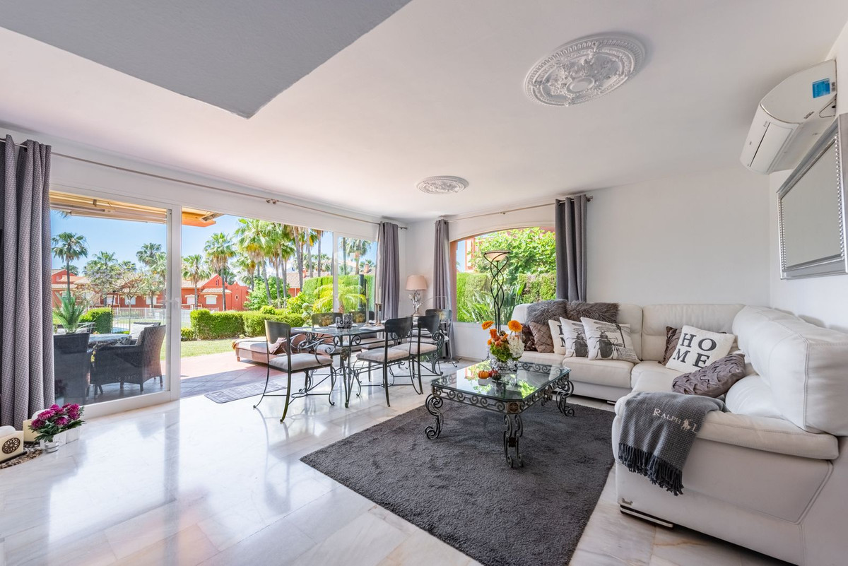 Townhouse for sale in Atalaya | 4 bedrooms H5107918