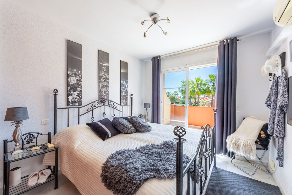 Townhouse for sale in Atalaya | 4 bedrooms H5107918