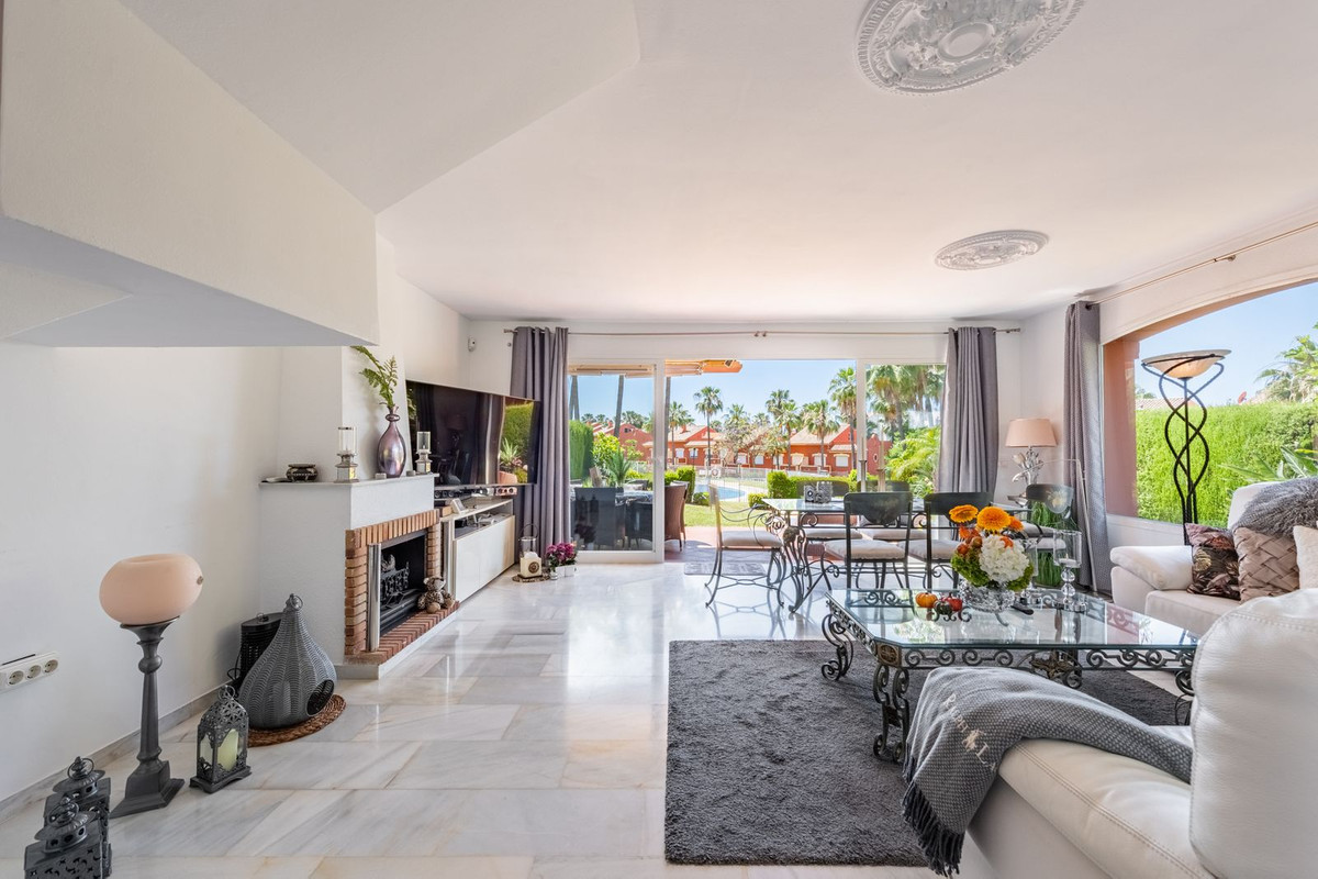 Townhouse for sale in Atalaya | 4 bedrooms H5107918