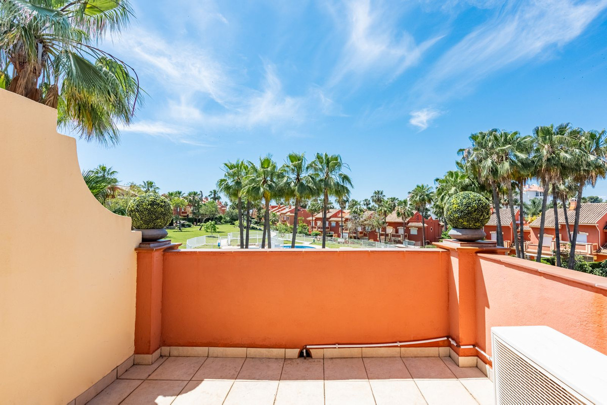 Townhouse for sale in Atalaya | 4 bedrooms H5107918
