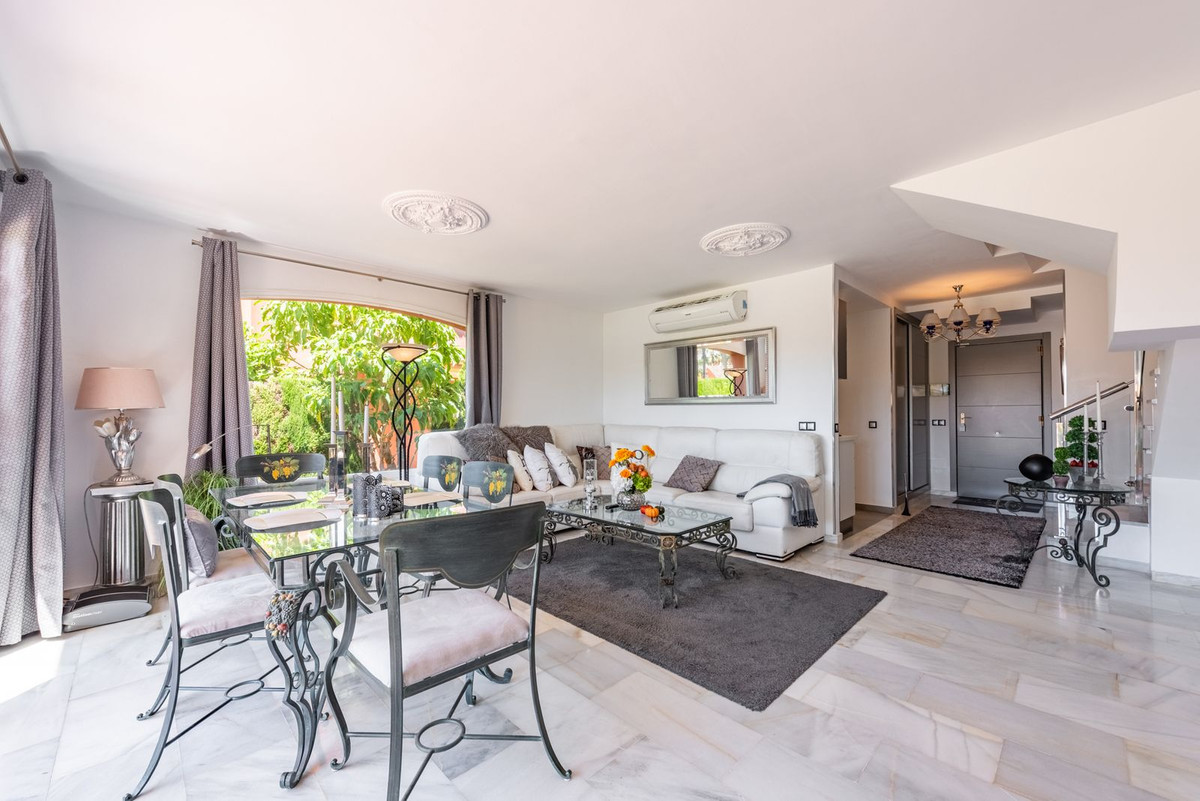 Townhouse for sale in Atalaya | 4 bedrooms H5107918