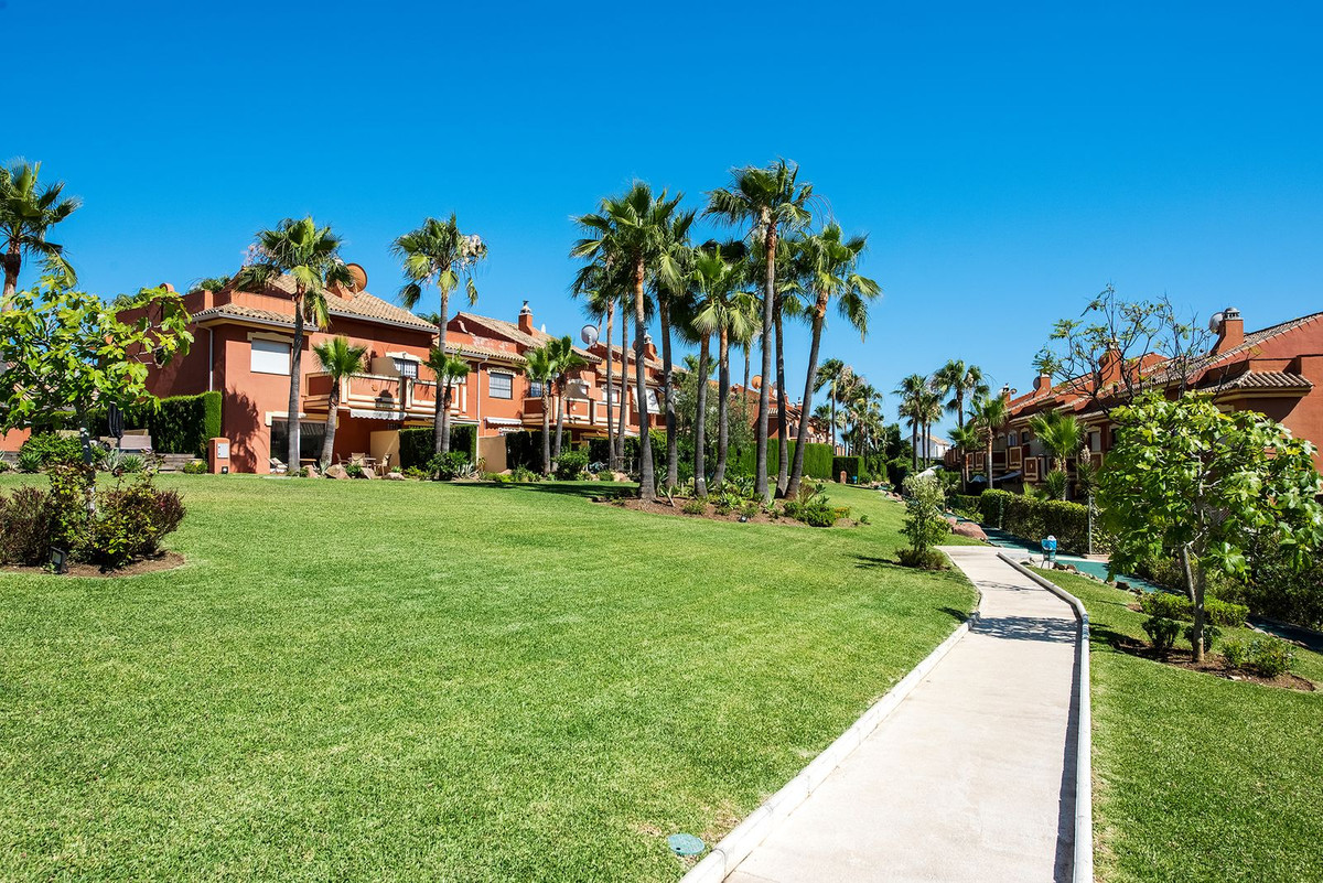 Huis te koop in Atalaya | 4 slaapkamers H5145052