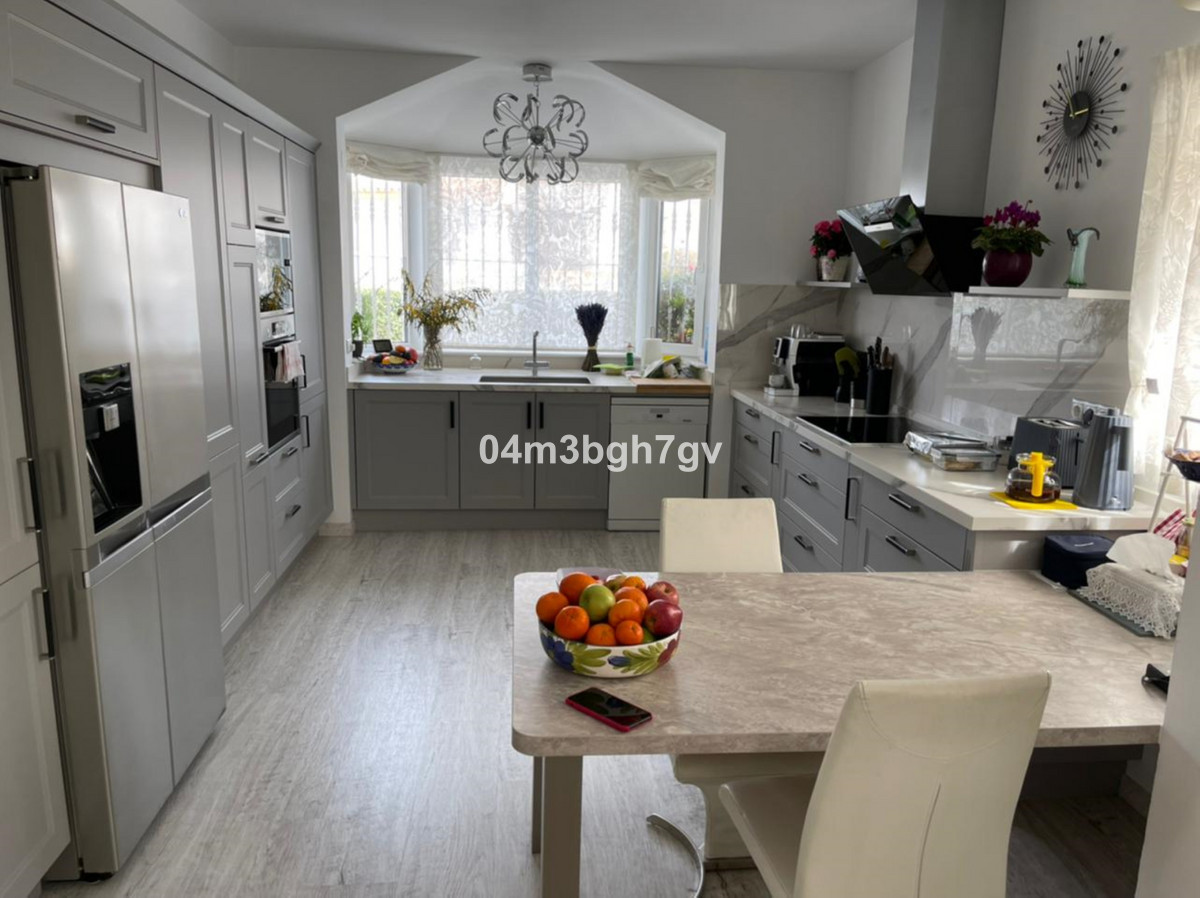 Huis te koop in Atalaya | 4 slaapkamers H5225326