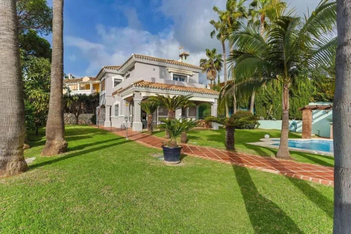 Huis te koop in Atalaya | 3 slaapkamers H5310580