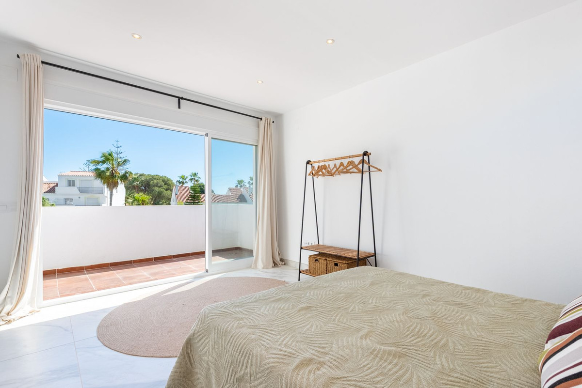 Huis te koop in Atalaya | 4 slaapkamers H5330665