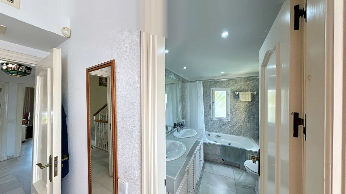 Huis te koop in Atalaya | 5 slaapkamers H5412172