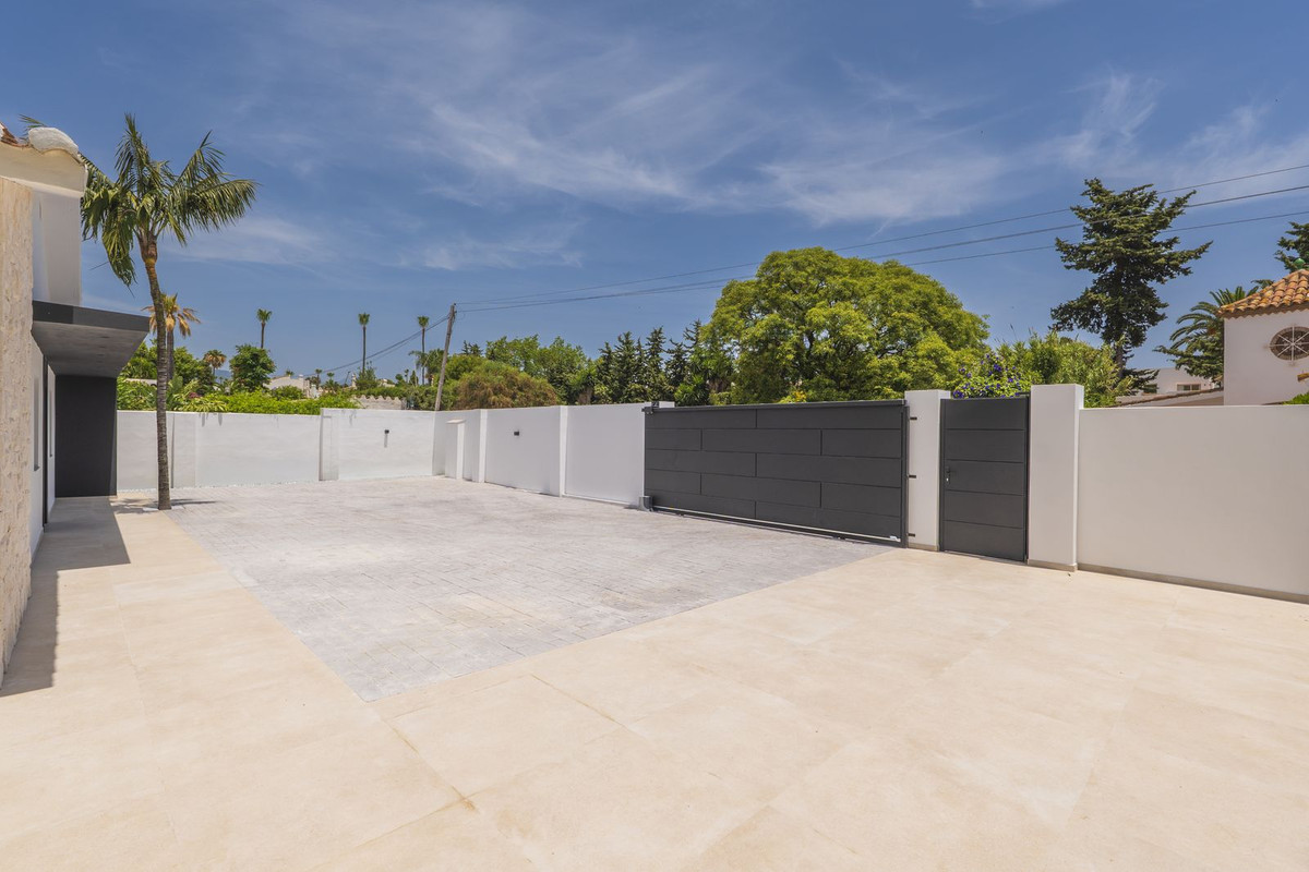 Huis te koop in Atalaya | 4 slaapkamers H5424010