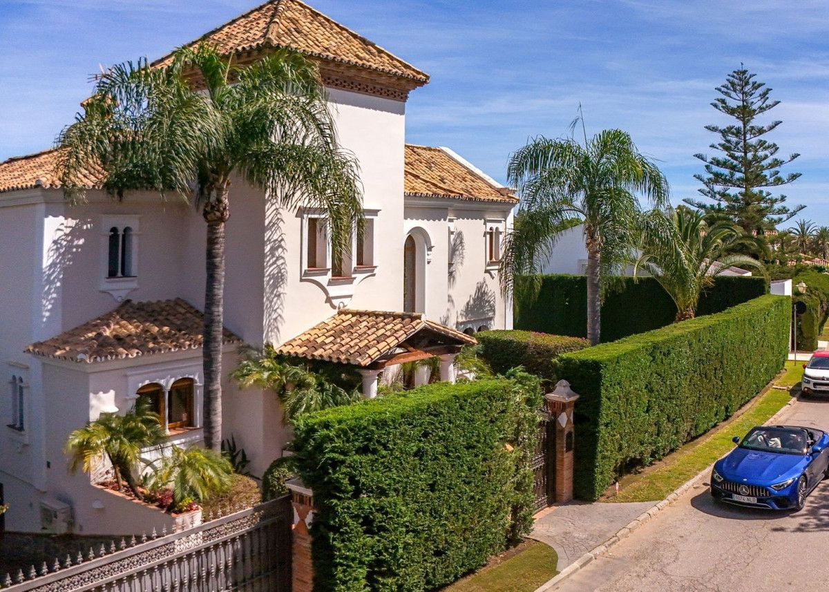 Huis te koop in Atalaya | 5 slaapkamers H5448211
