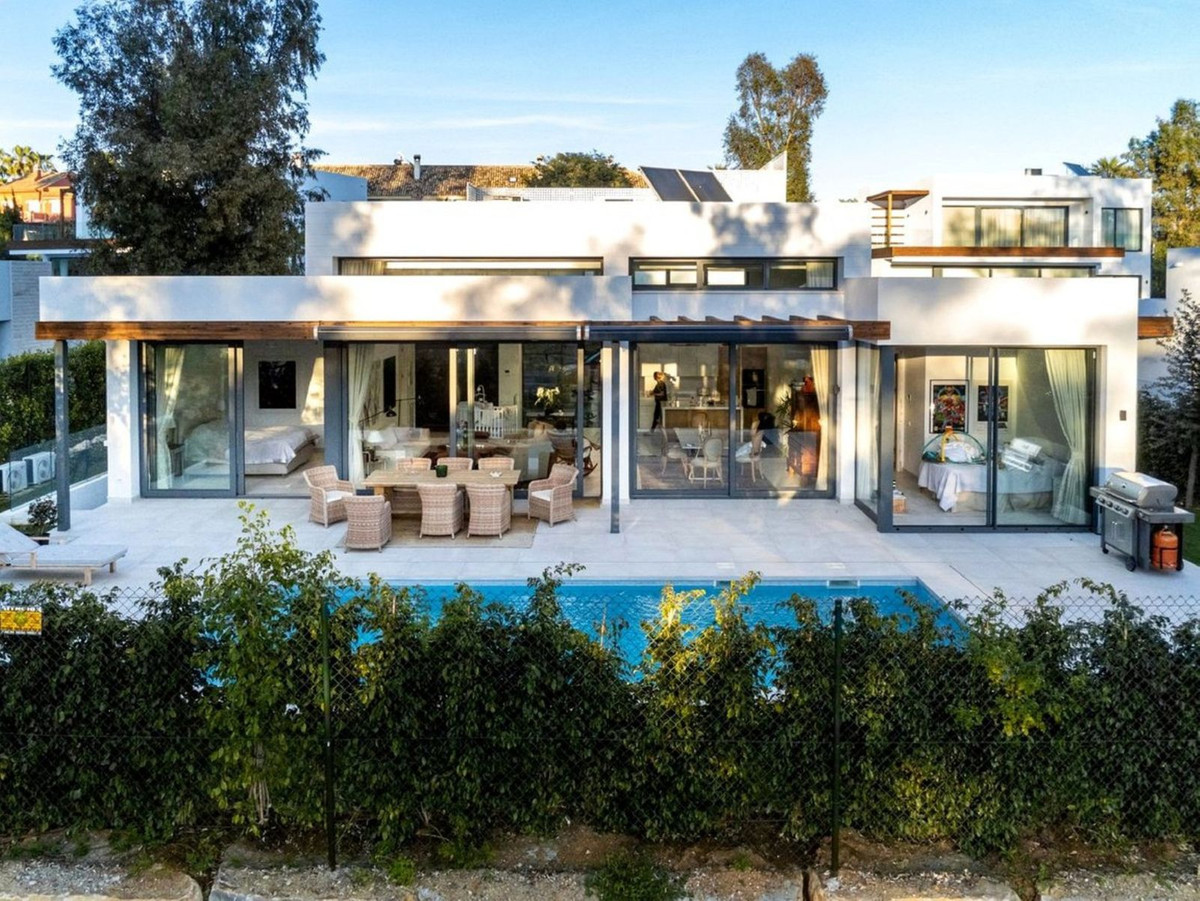 Huis te koop in Atalaya | 4 slaapkamers H5496874