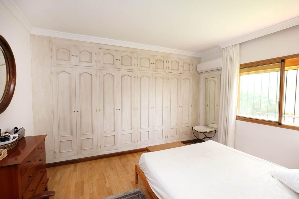 Huis te koop in Atalaya | 4 slaapkamers H5500450