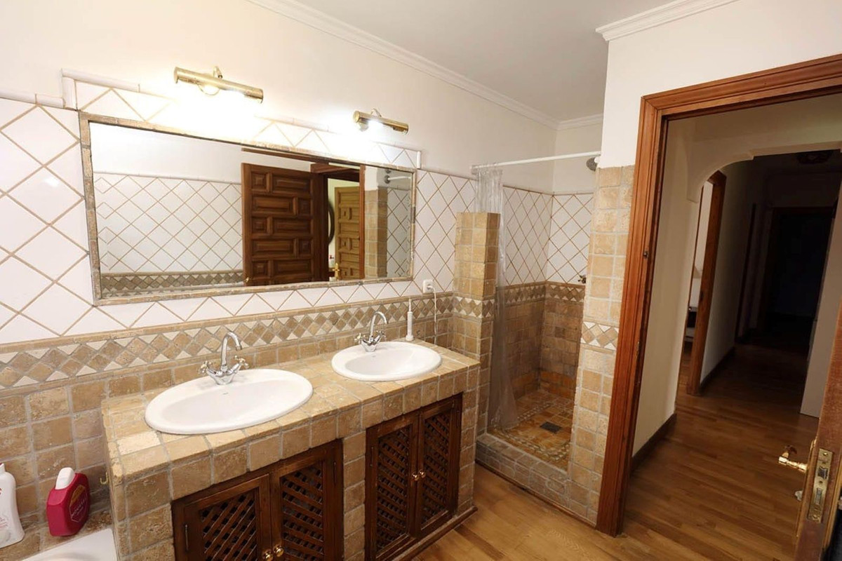 Huis te koop in Atalaya | 4 slaapkamers H5500450