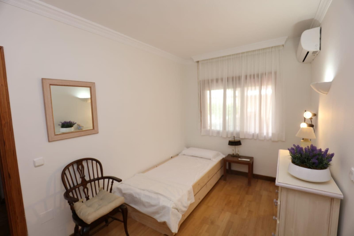 Huis te koop in Atalaya | 4 slaapkamers H5500450