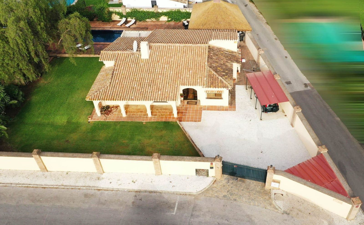 Huis te koop in Atalaya | 4 slaapkamers H5500450