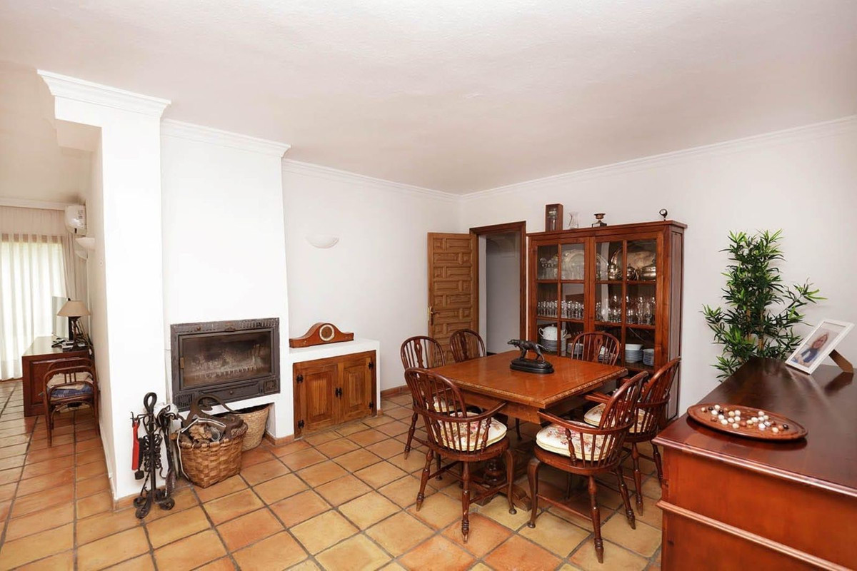 Huis te koop in Atalaya | 4 slaapkamers H5500450
