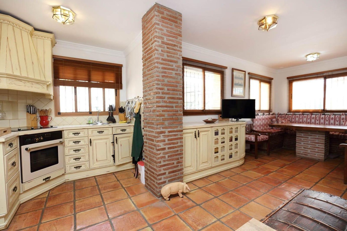 Huis te koop in Atalaya | 4 slaapkamers H5500450