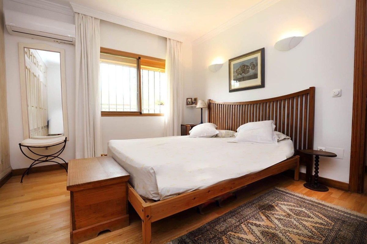 Huis te koop in Atalaya | 4 slaapkamers H5500450