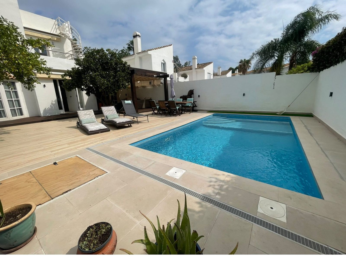 Huis te koop in Atalaya | 5 slaapkamers H5519473