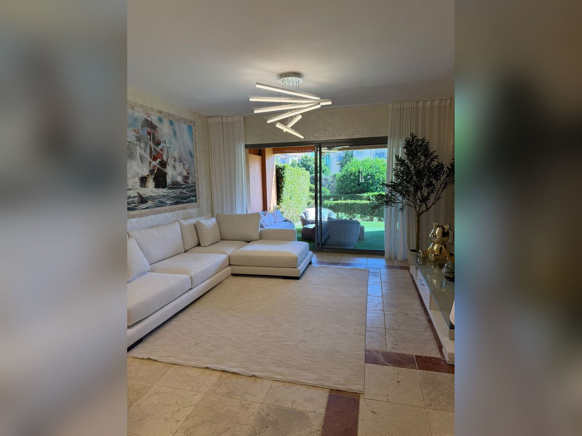 Appartement te koop in Atalaya | 2 slaapkamers H5519848