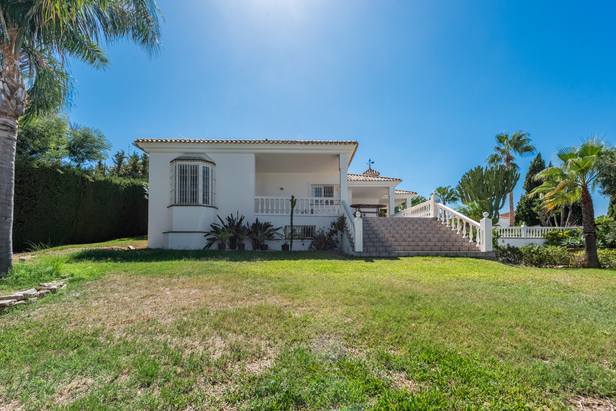 Huis te koop in Atalaya | 4 slaapkamers H5520577