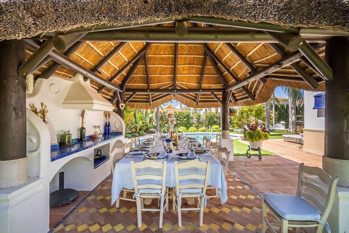 Huis te koop in Bahía de Marbella | 7 slaapkamers H4331503