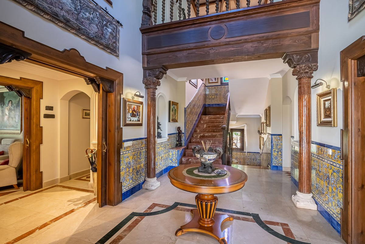 Huis te koop in Bahía de Marbella | 7 slaapkamers H4331503