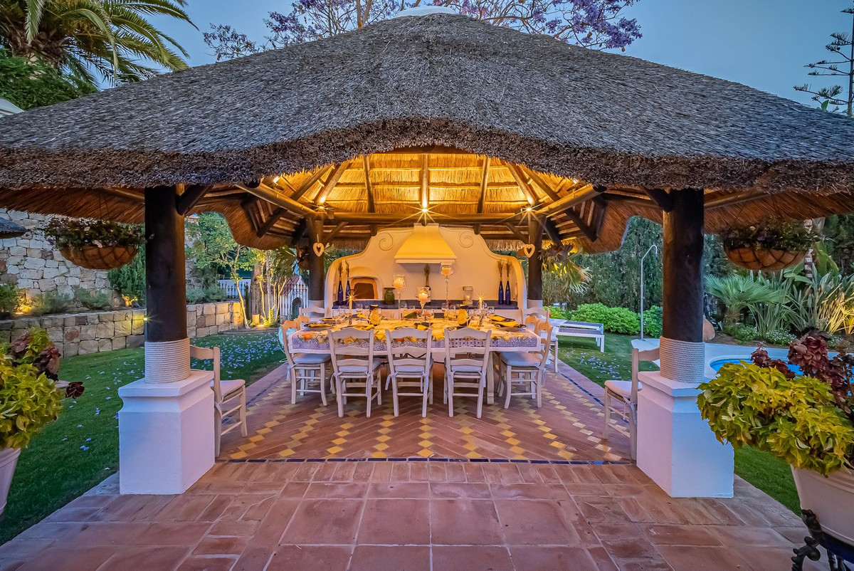 Huis te koop in Bahía de Marbella | 7 slaapkamers H4331503