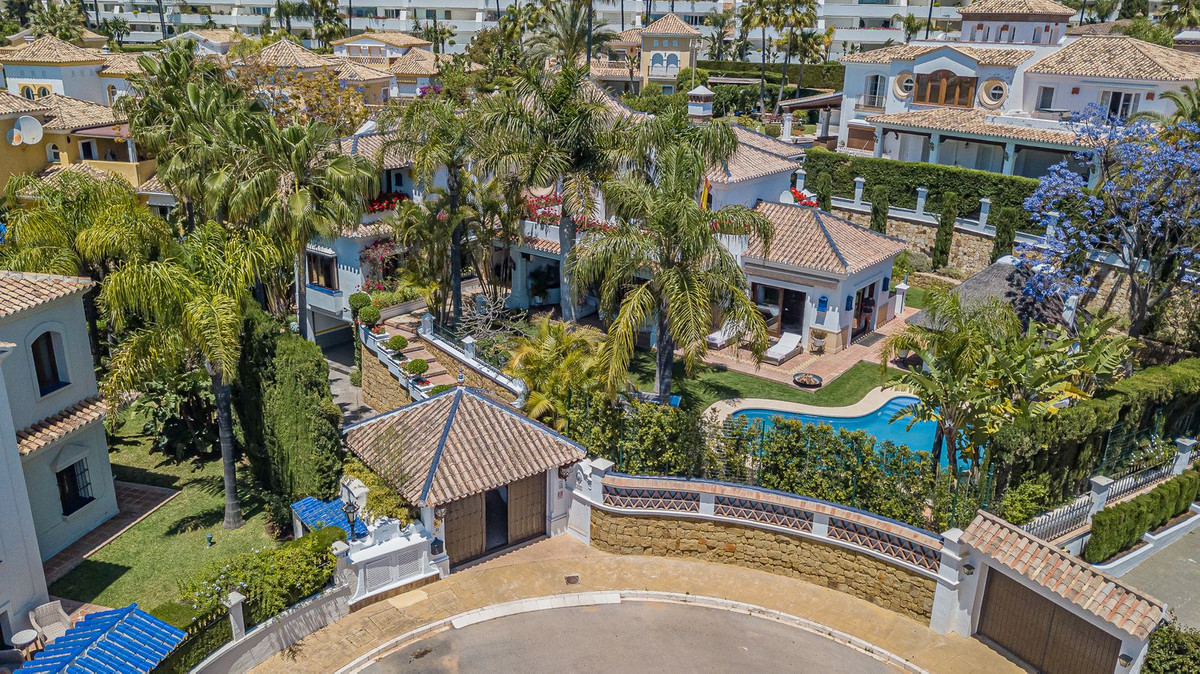Huis te koop in Bahía de Marbella | 7 slaapkamers H4331503