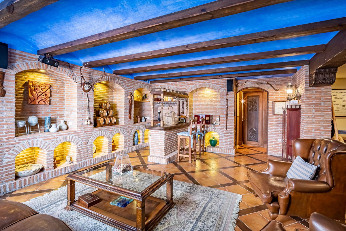 Huis te koop in Bahía de Marbella | 7 slaapkamers H4331503