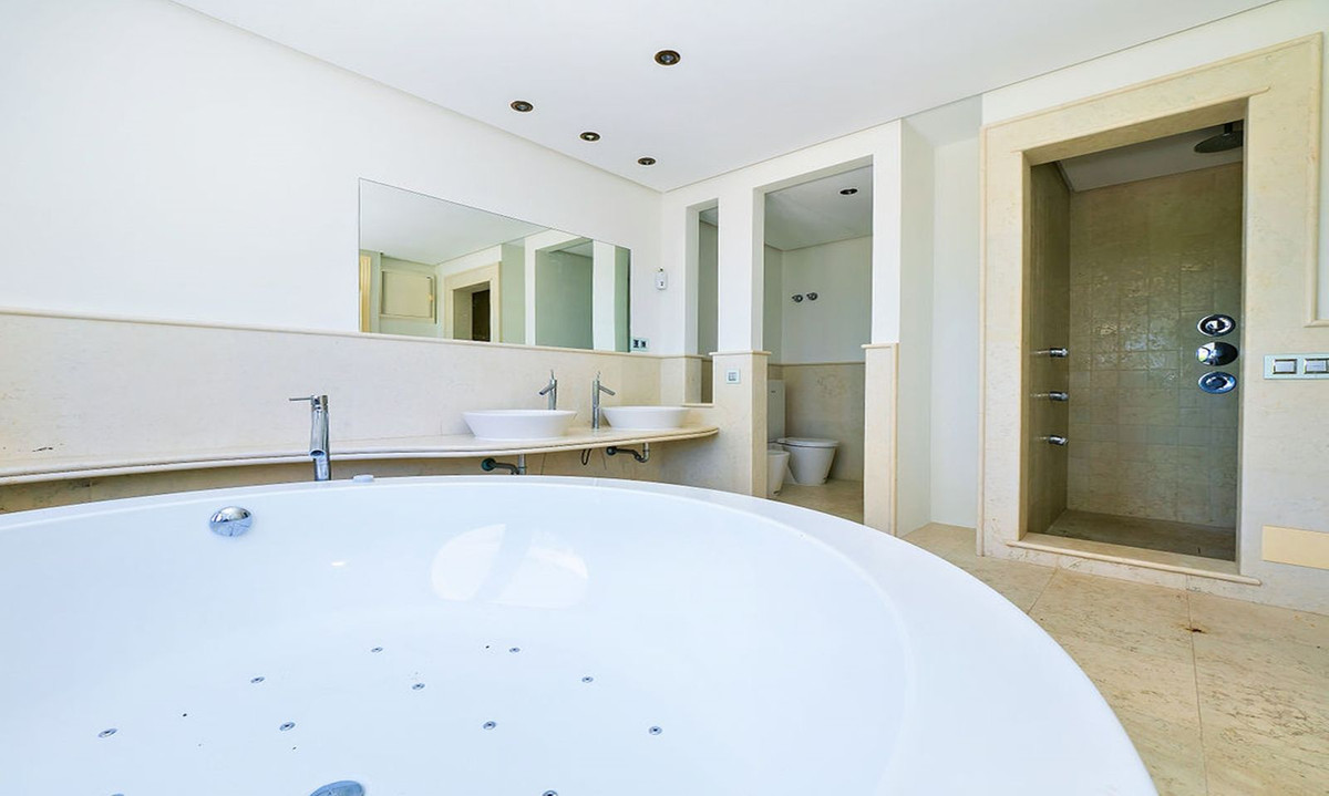 Vrijstaande Villa in Bahía de Marbella-28
