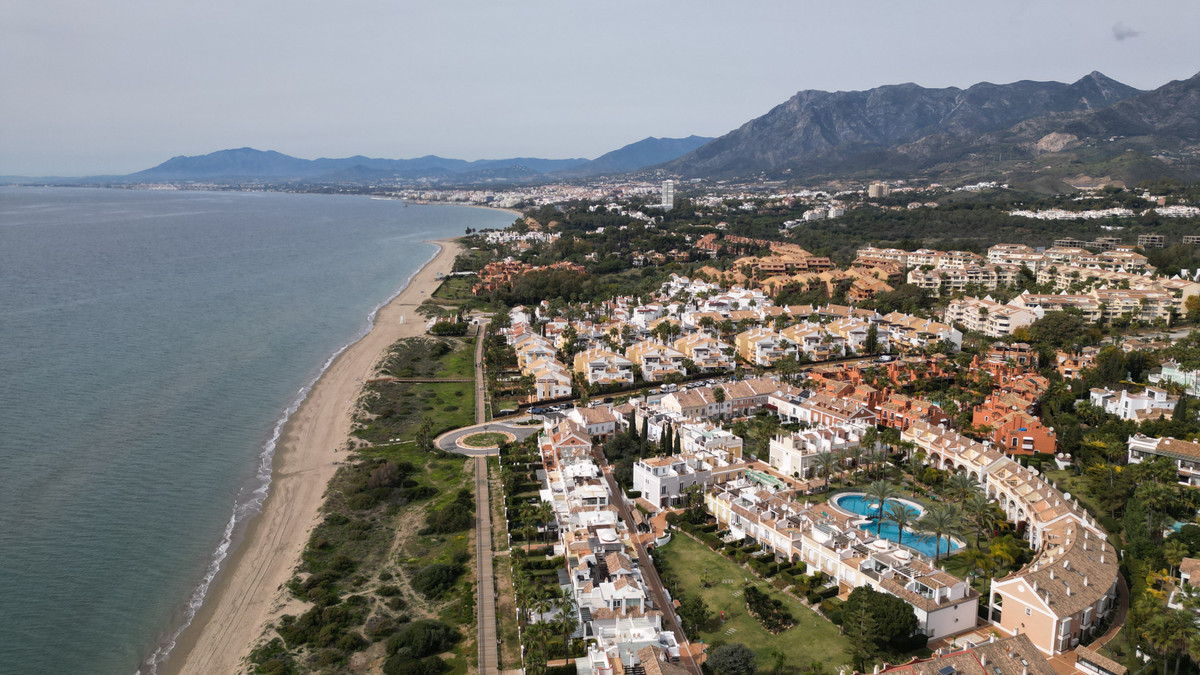 Semi-Vrijstaande Villa in Bahía de Marbella-1
