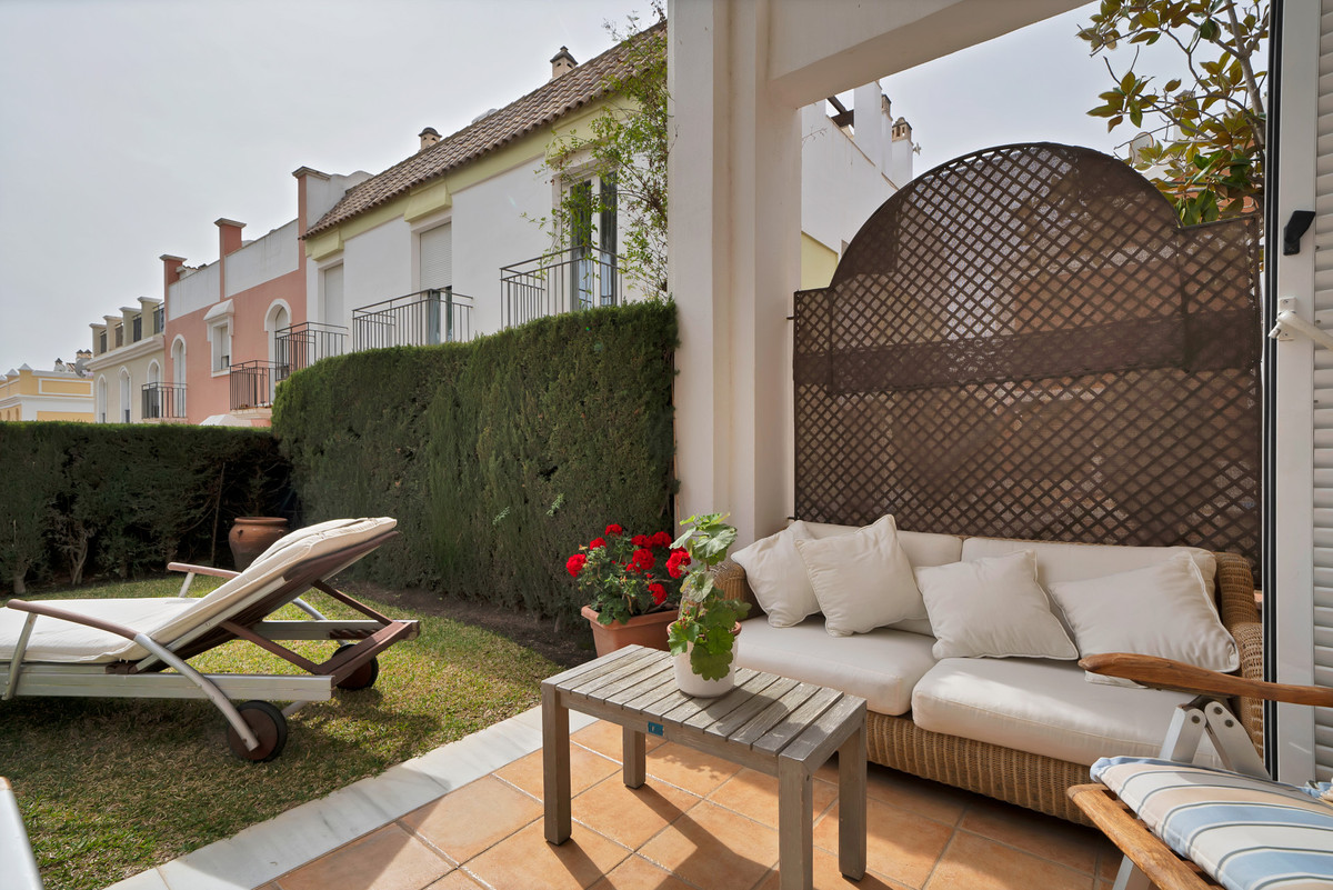 Semi-Vrijstaande Villa in Bahía de Marbella-12