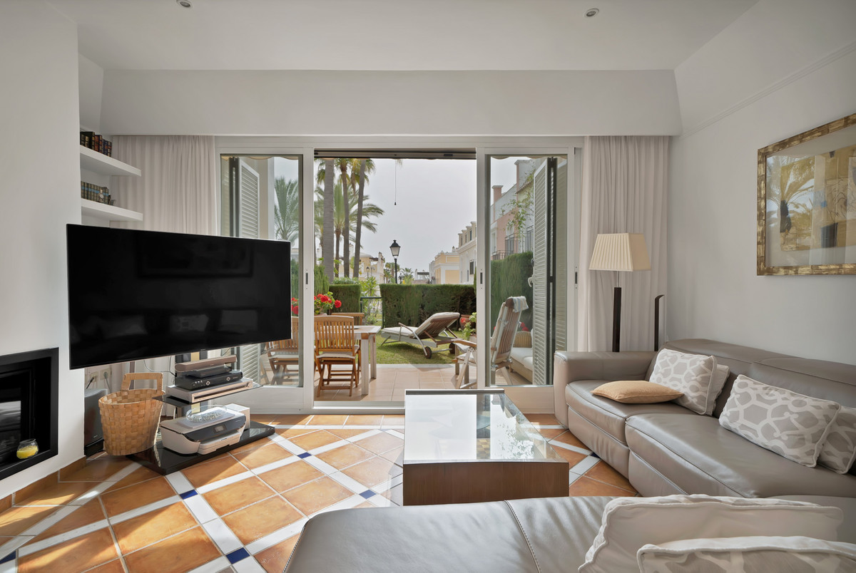 Semi-Vrijstaande Villa in Bahía de Marbella-14