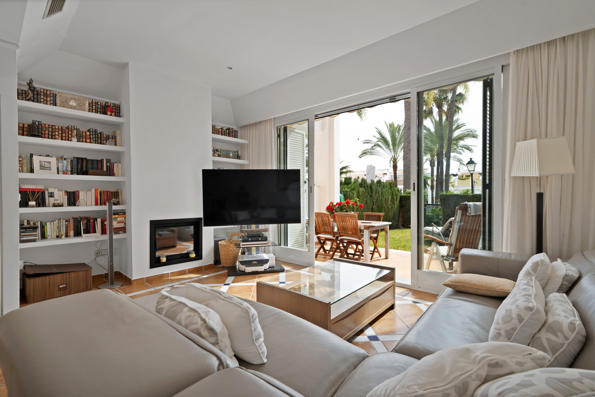 Semi-Vrijstaande Villa in Bahía de Marbella-15