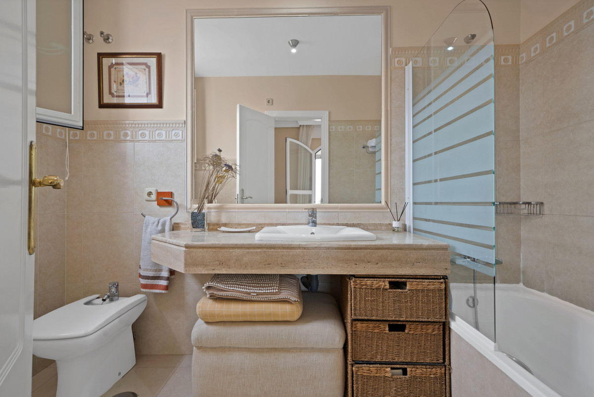 Semi-Vrijstaande Villa in Bahía de Marbella-24